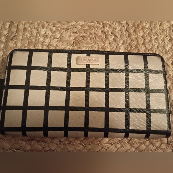 kate spade Handbags - Kate Spade Stacy Laurel Print Black and Tan Checkered Trifold Zip Around Wallet